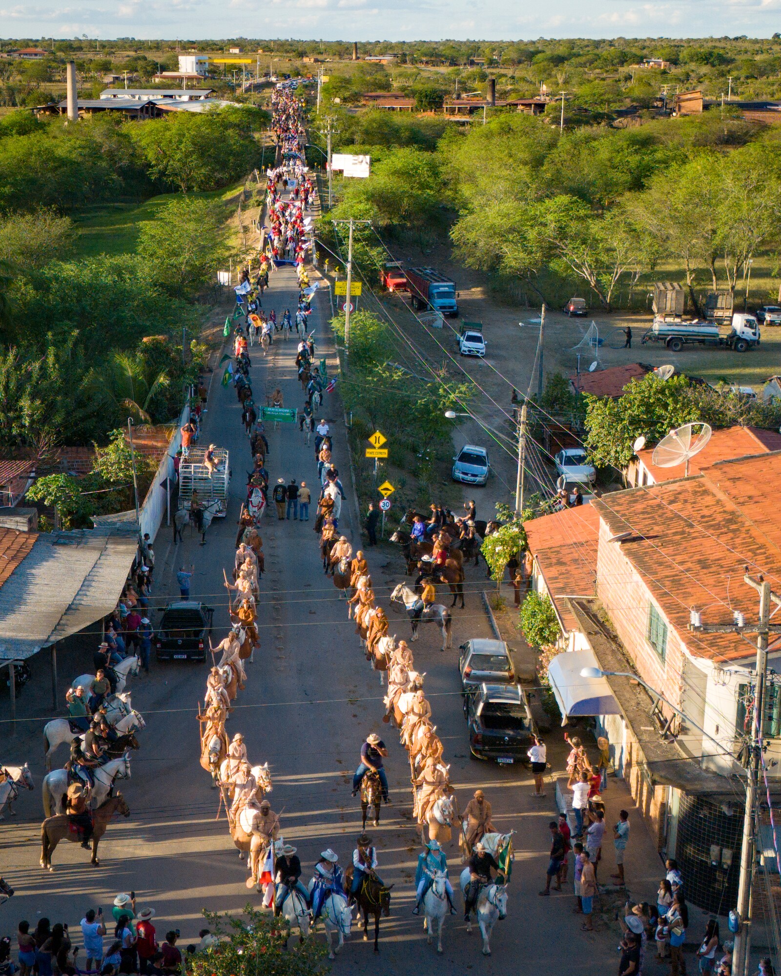 Desfile chegando a Barreiros